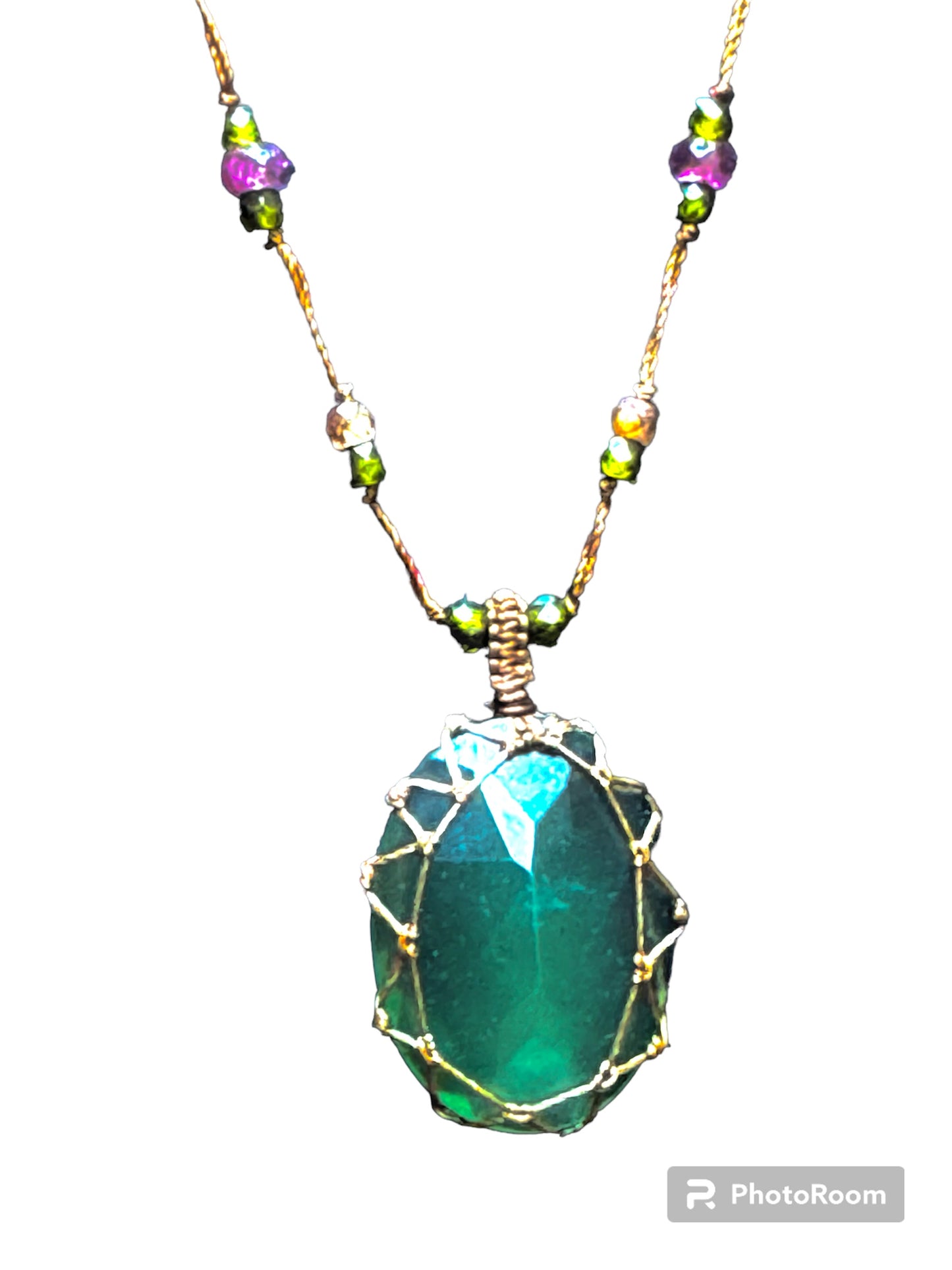 Collier tibétains court Emeraude - Sharing