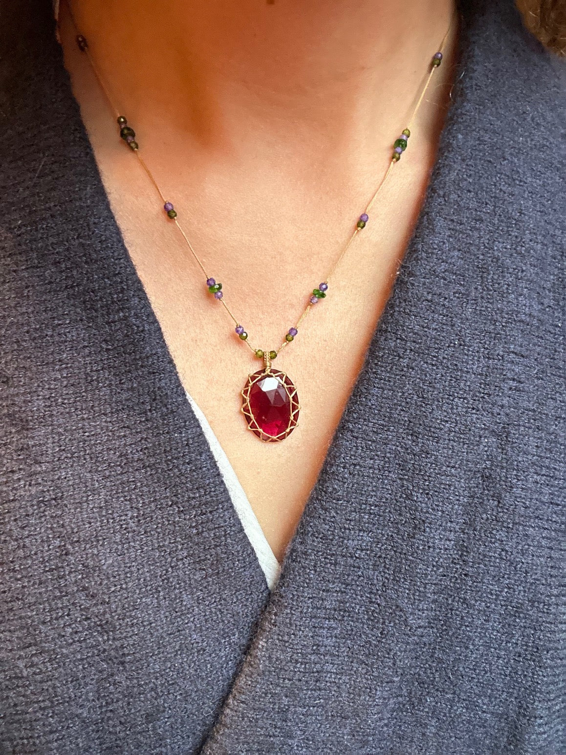 Collier Court Tibétain Grenat Rhodolite - Sharing