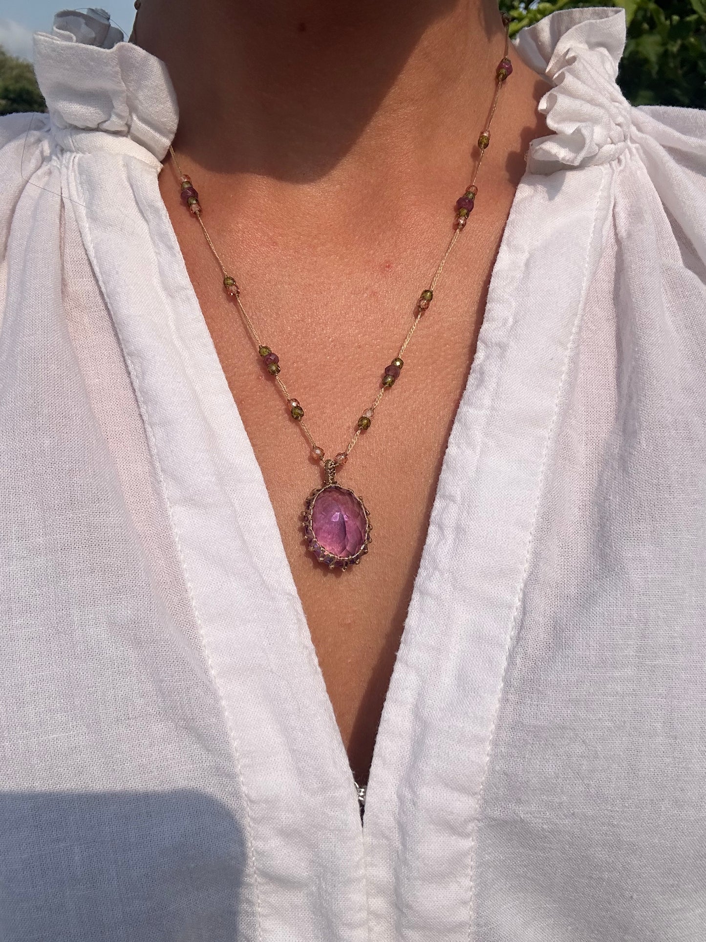 Collier Court Tibétain Améthyste Violette Fil Doré 2 - Sharing