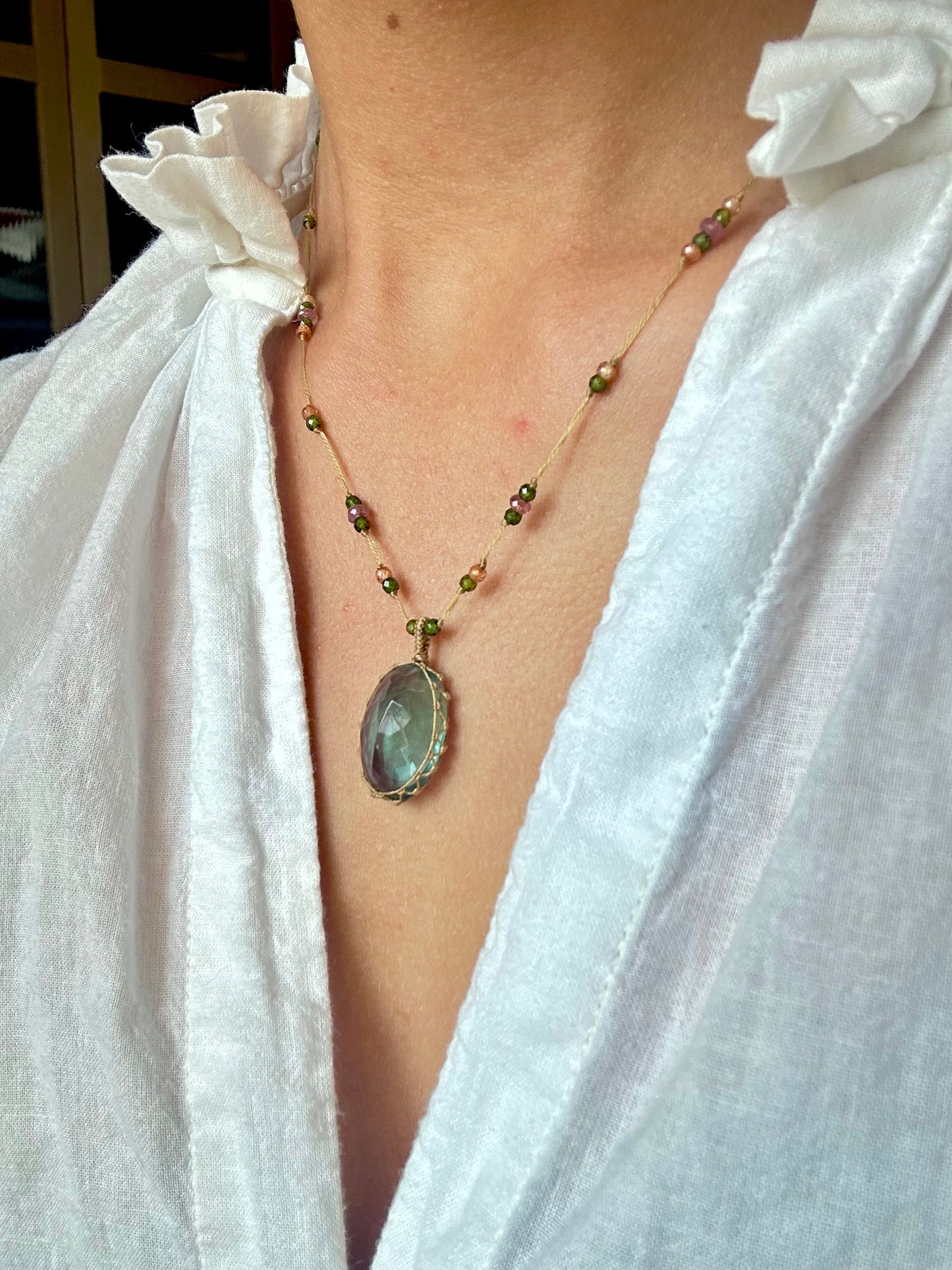 Collier Court Tibétain Fluorite Bleue (Rare) - Sharing