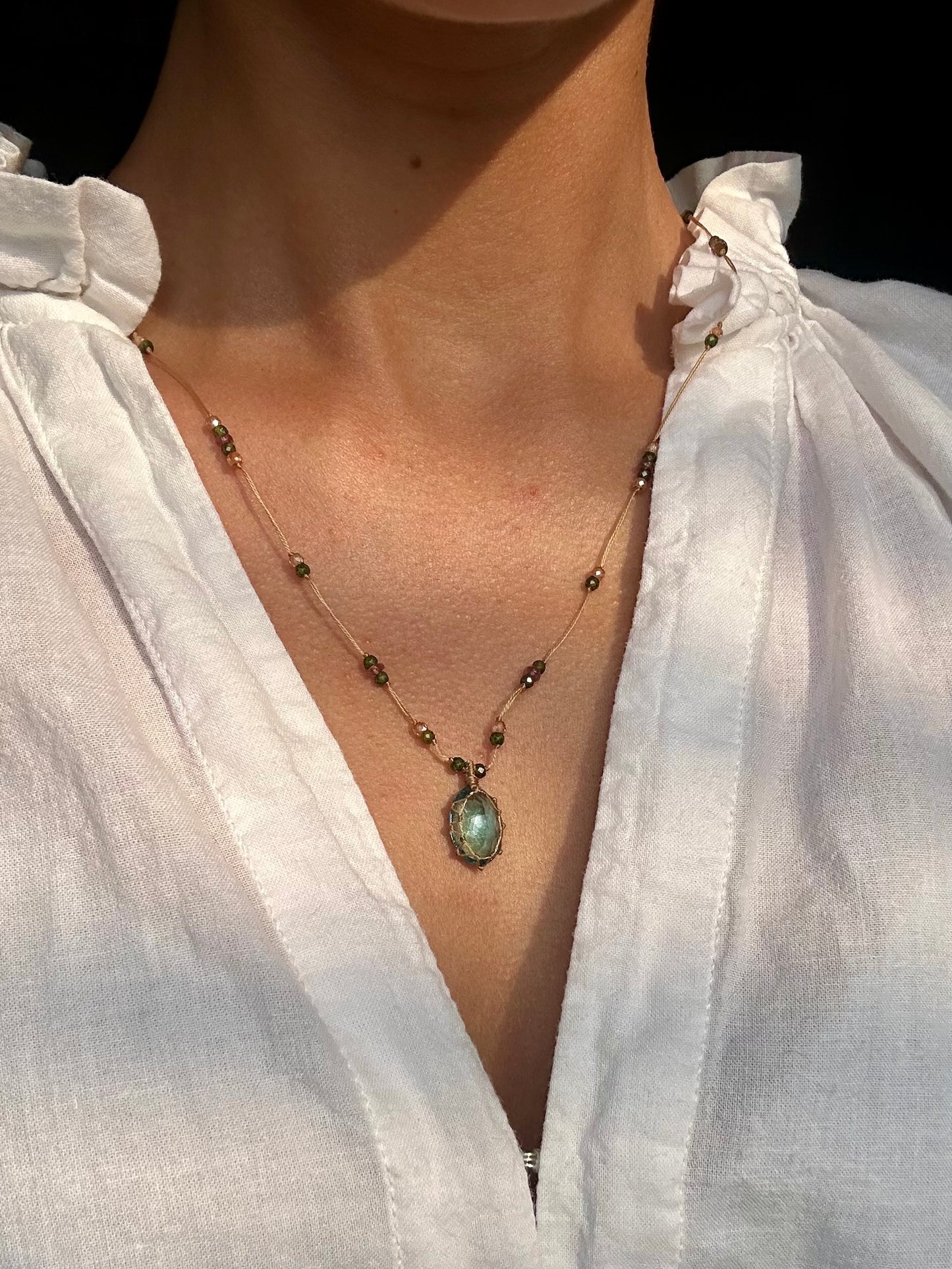 Collier Court Tibétain Ancient Roman Glass Fil Doré (Rare) - Sharing