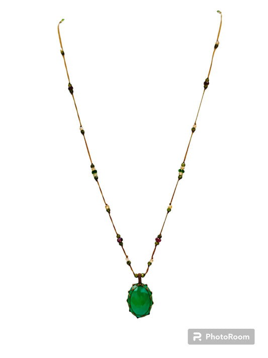 Collier tibétain court Onyx vert- Sharing