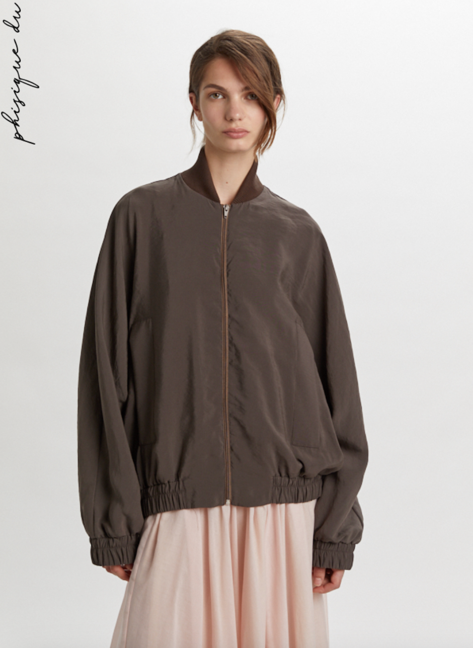 Bomber in Liquid Habutay Gardening - Phisique du Role