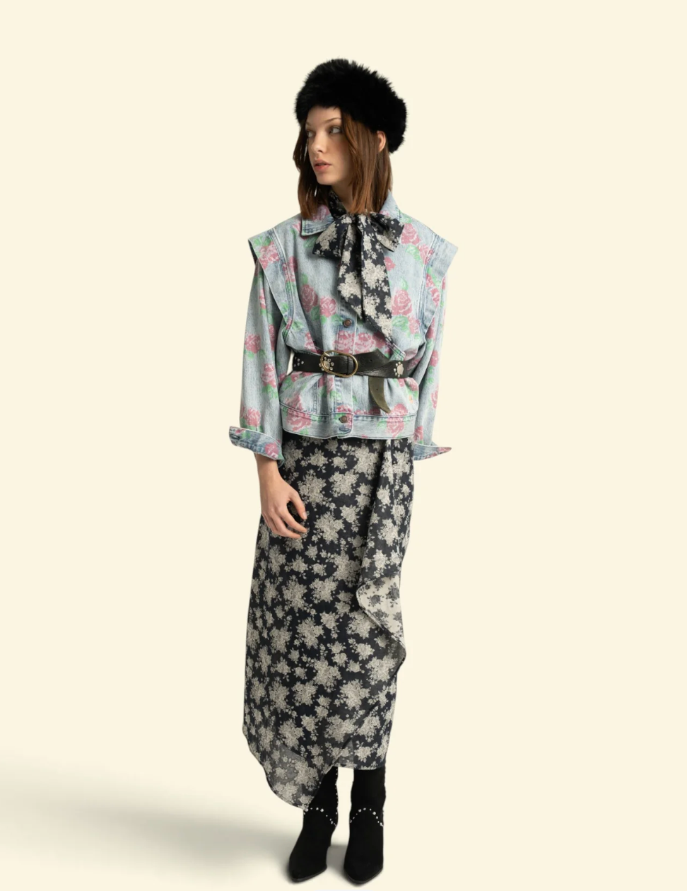 Jacket Washed Blue Denim w/ Flowers - Sisters Department