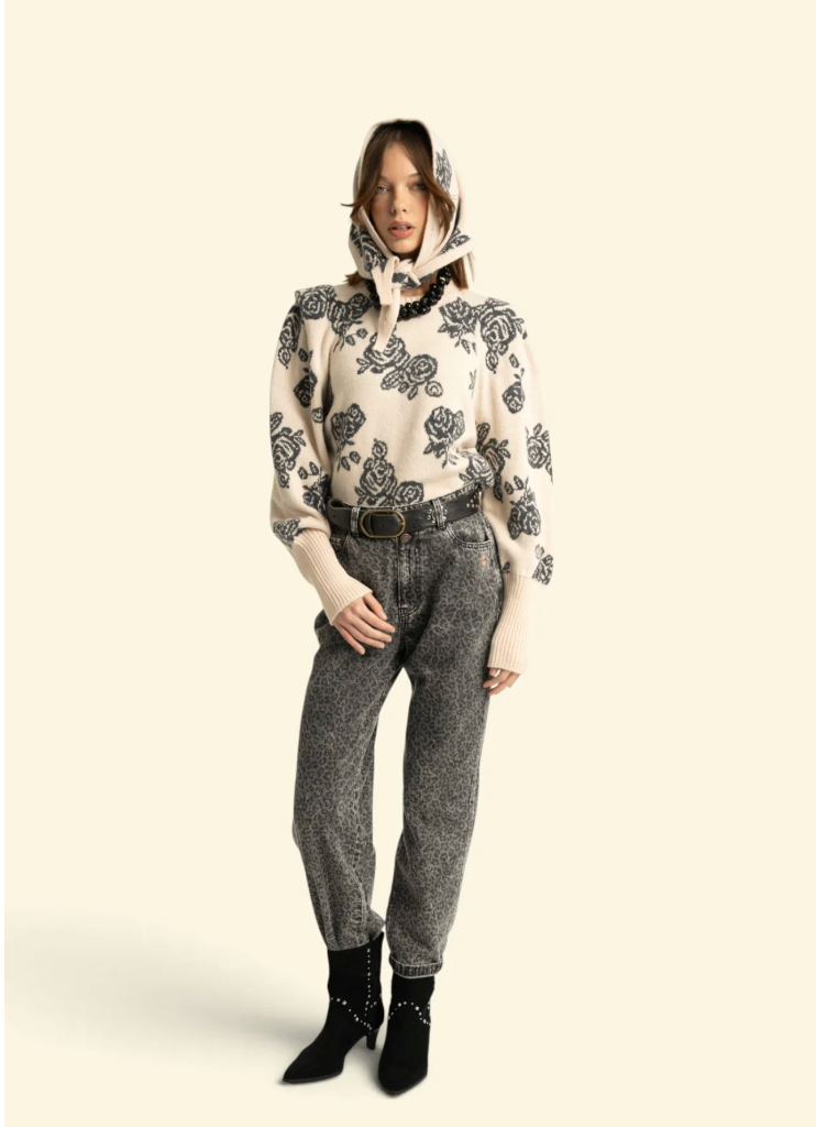 Knitted Soft Sweater Ecru W/ Flowers - Sisters Department