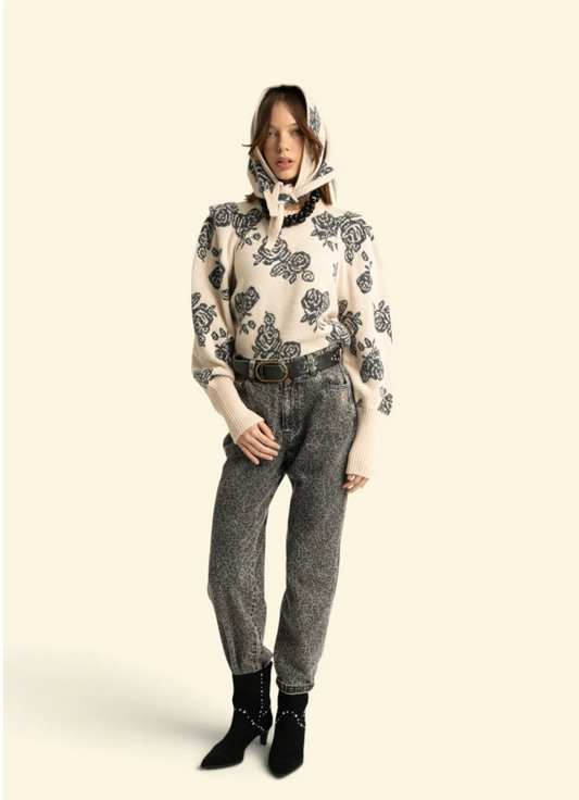 Knitted Soft Sweater Ecru W/ Flowers - Sisters Department