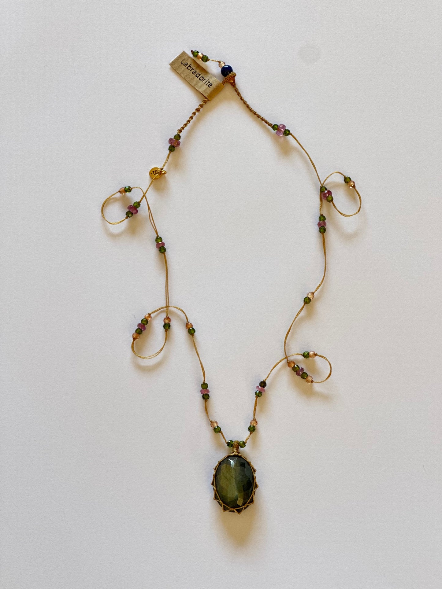 Collier Court Tibétain Labradorite Green Fire Fil Doré - Sharing