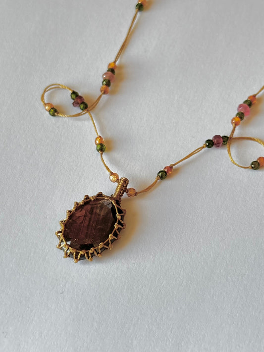 Collier Court Tibétain Corundum 2 - Sharing