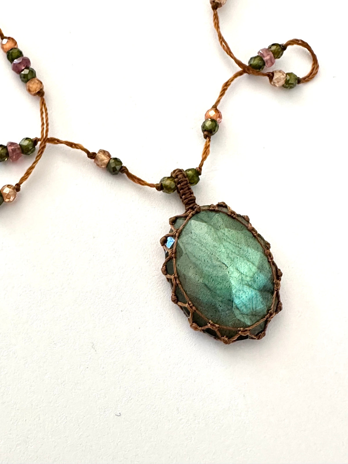 Collier Court Labradorite Blue Fire - Sharing