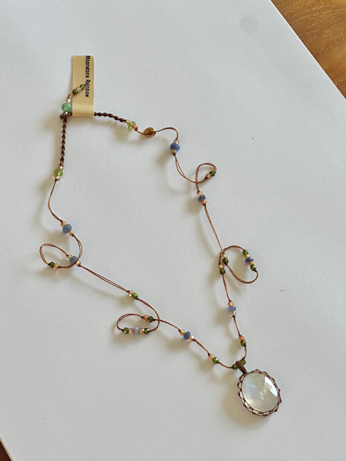 Collier Court Tibétain Moonstone Rainbow (Rare) - Sharing