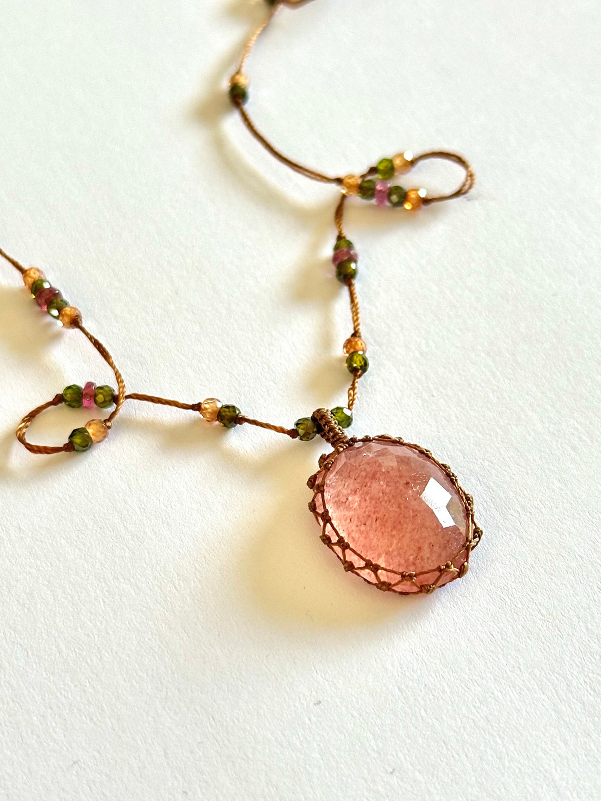 Collier Court Tibétain Strawberry Quartz Rose - Sharing