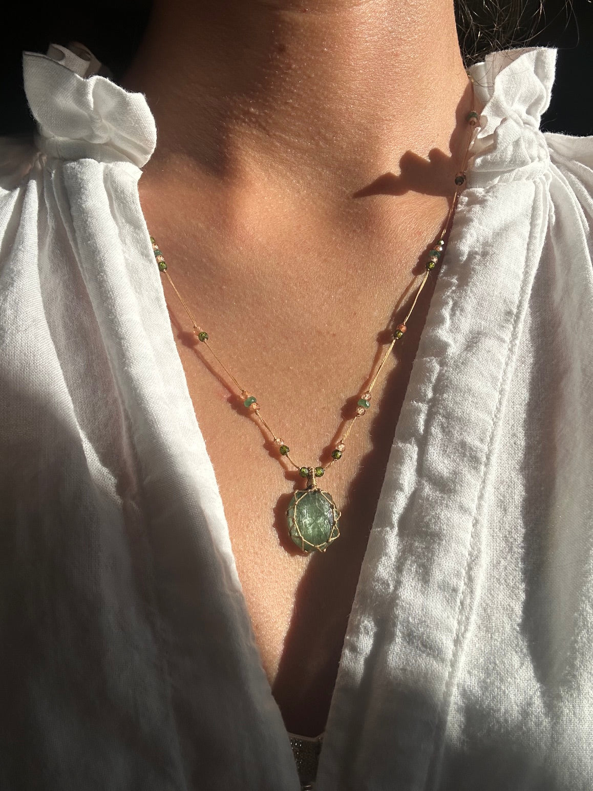 Collier Court Tibétain Kyanite Verte (Rare) - Sharing