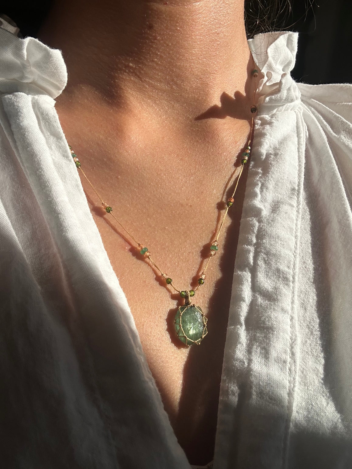 Collier Court Tibétain Kyanite Verte (Rare) - Sharing