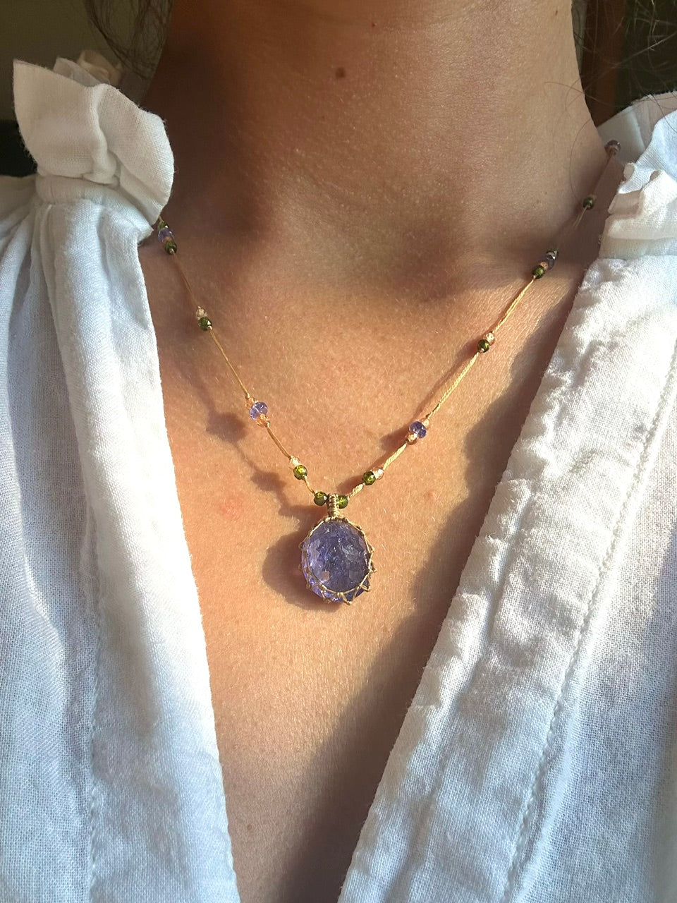 Collier Court Tibétain Tanzanite (Rare) - Sharing