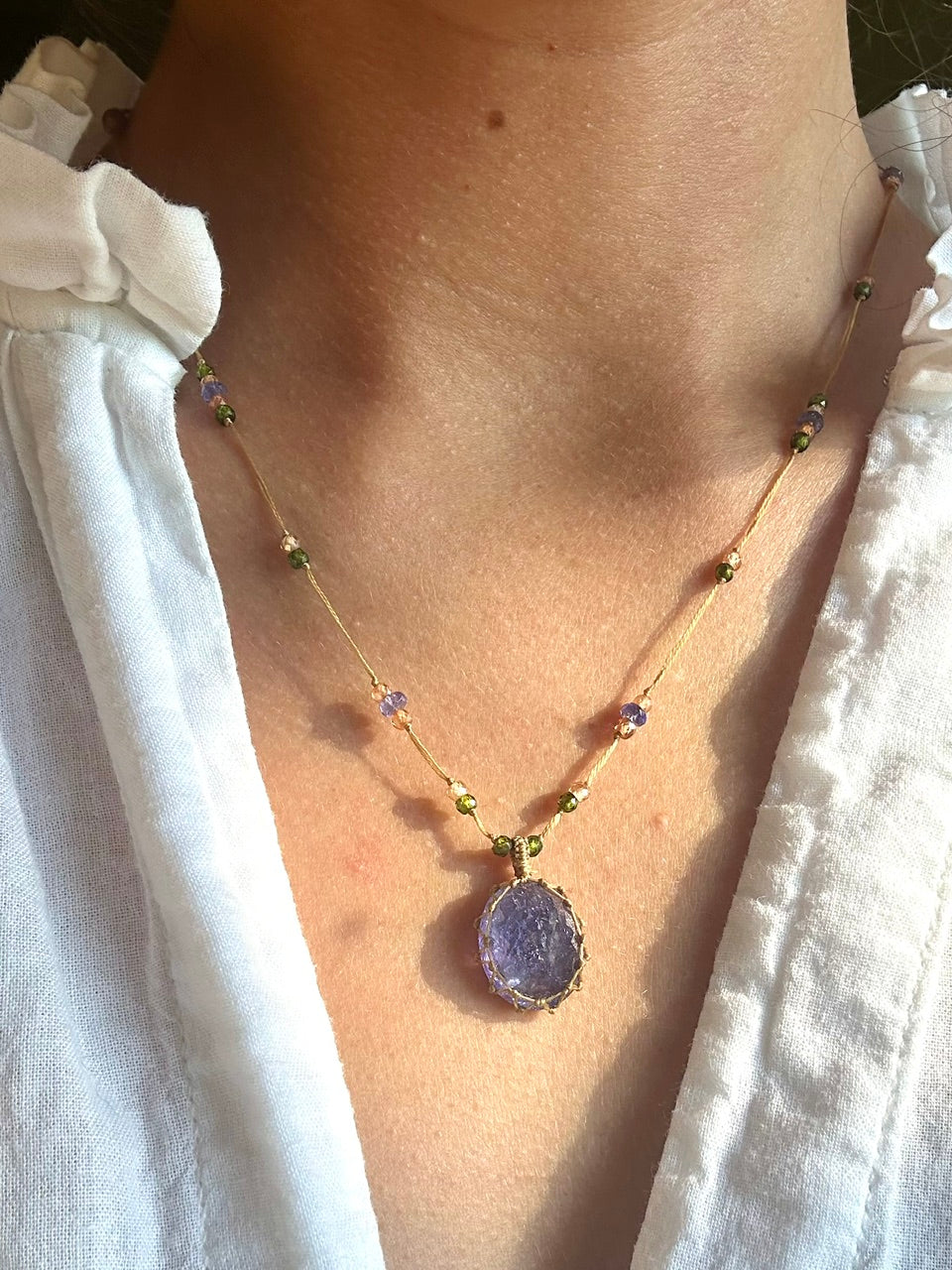 Collier Court Tibétain Tanzanite (Rare) - Sharing
