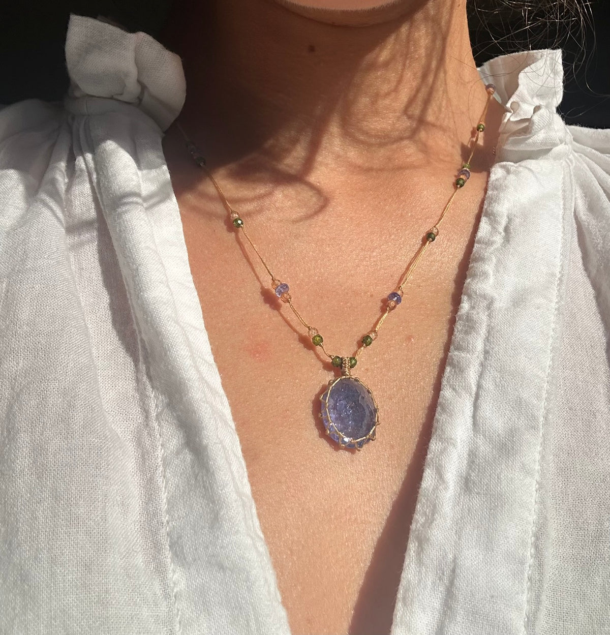 Collier Court Tibétain Tanzanite (Rare) - Sharing