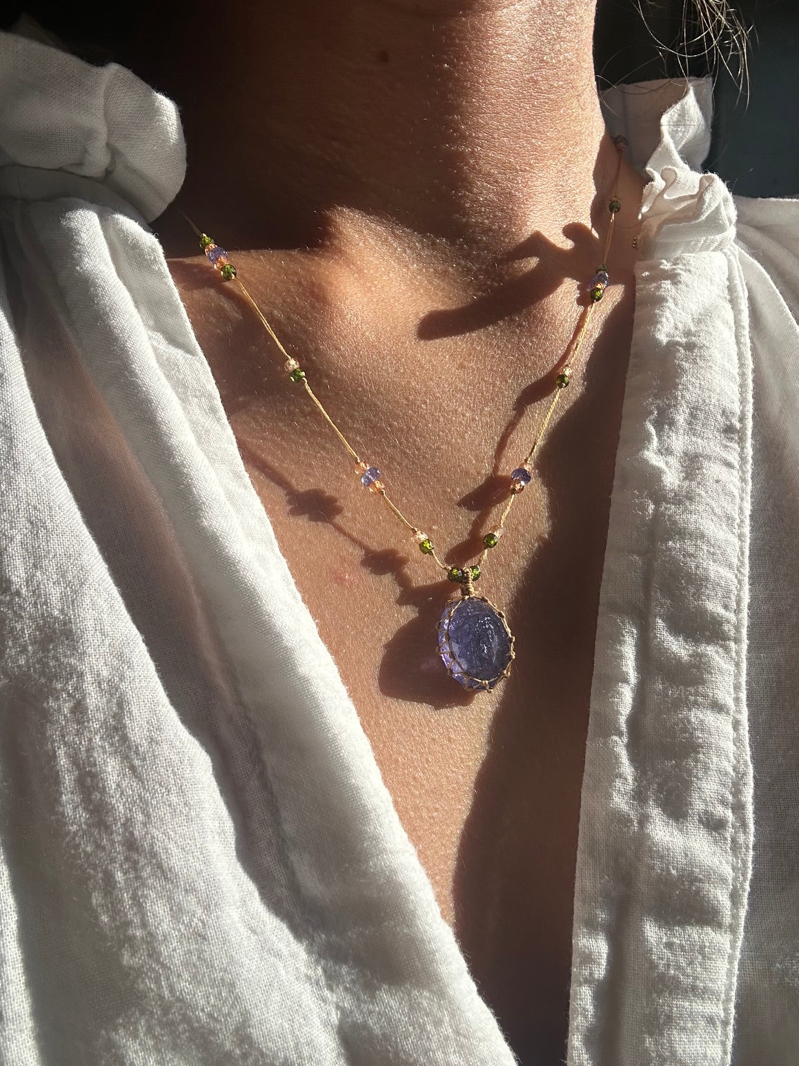 Collier Court Tibétain Tanzanite (Rare) - Sharing