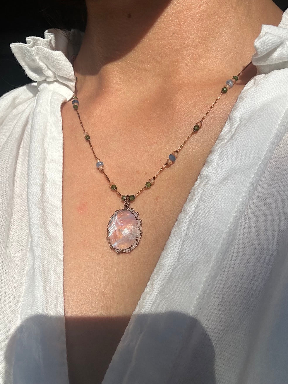 Collier Court Tibétain Moonstone Rainbow (Rare) - Sharing