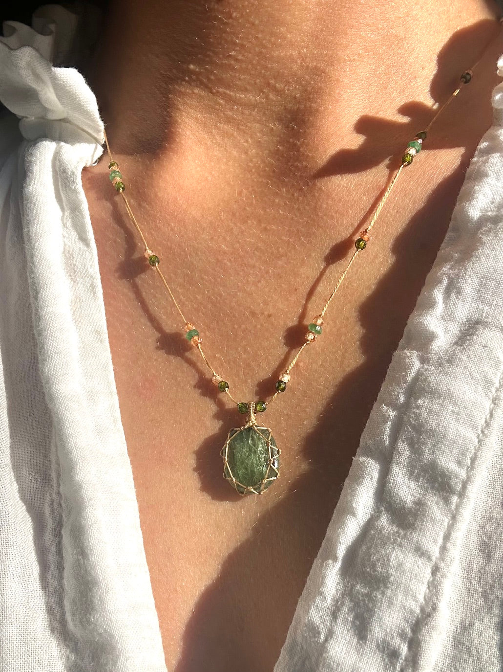 Collier Court Tibétain Kyanite Verte (Rare) - Sharing