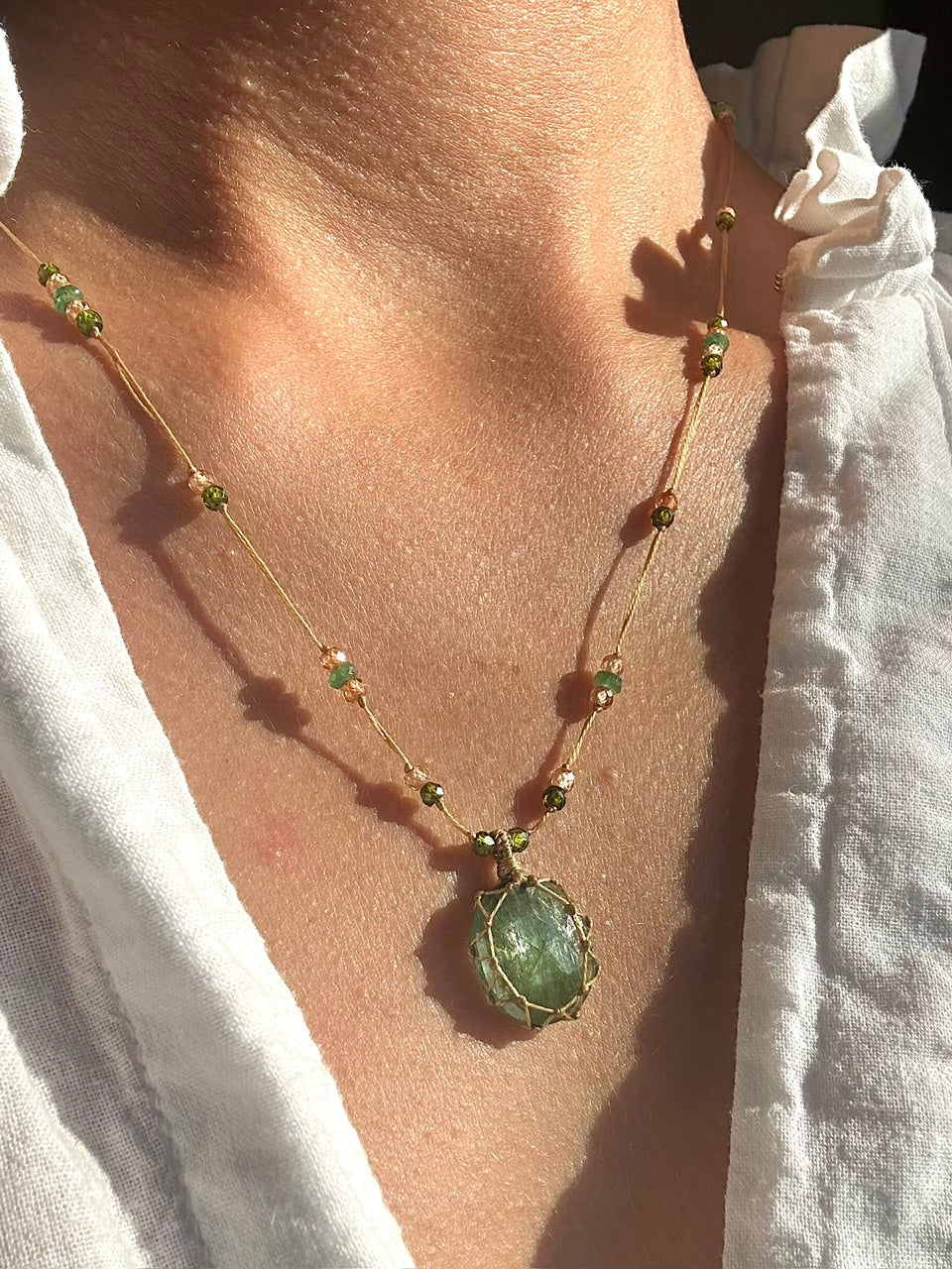 Collier Court Tibétain Kyanite Verte (Rare) - Sharing