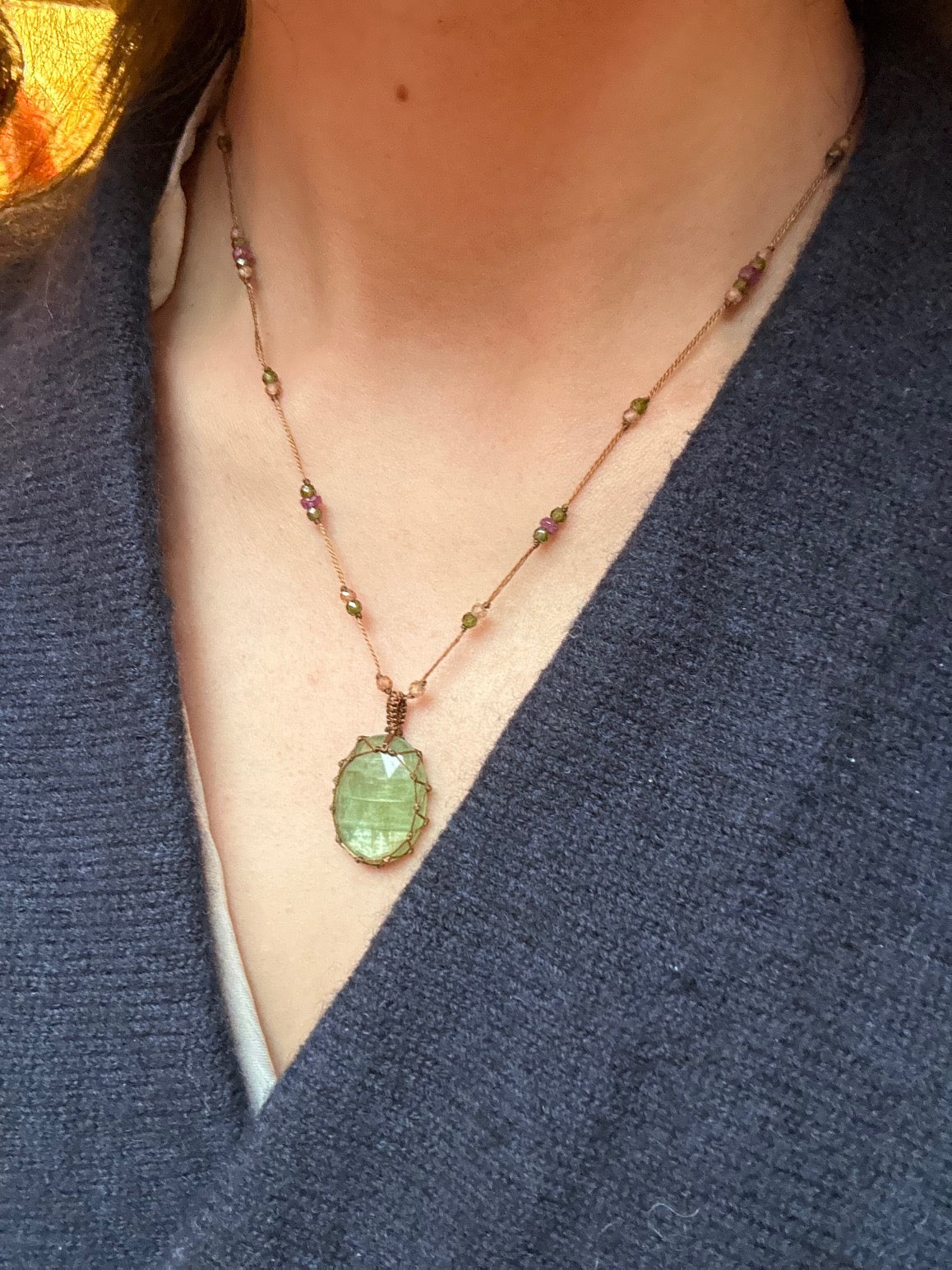 Collier Court Tibétain Kyanite Verte (Rare) - Sharing