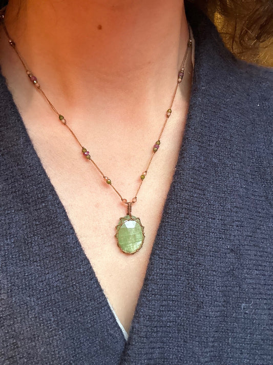 Collier Court Tibétain Kyanite Verte (Rare) - Sharing