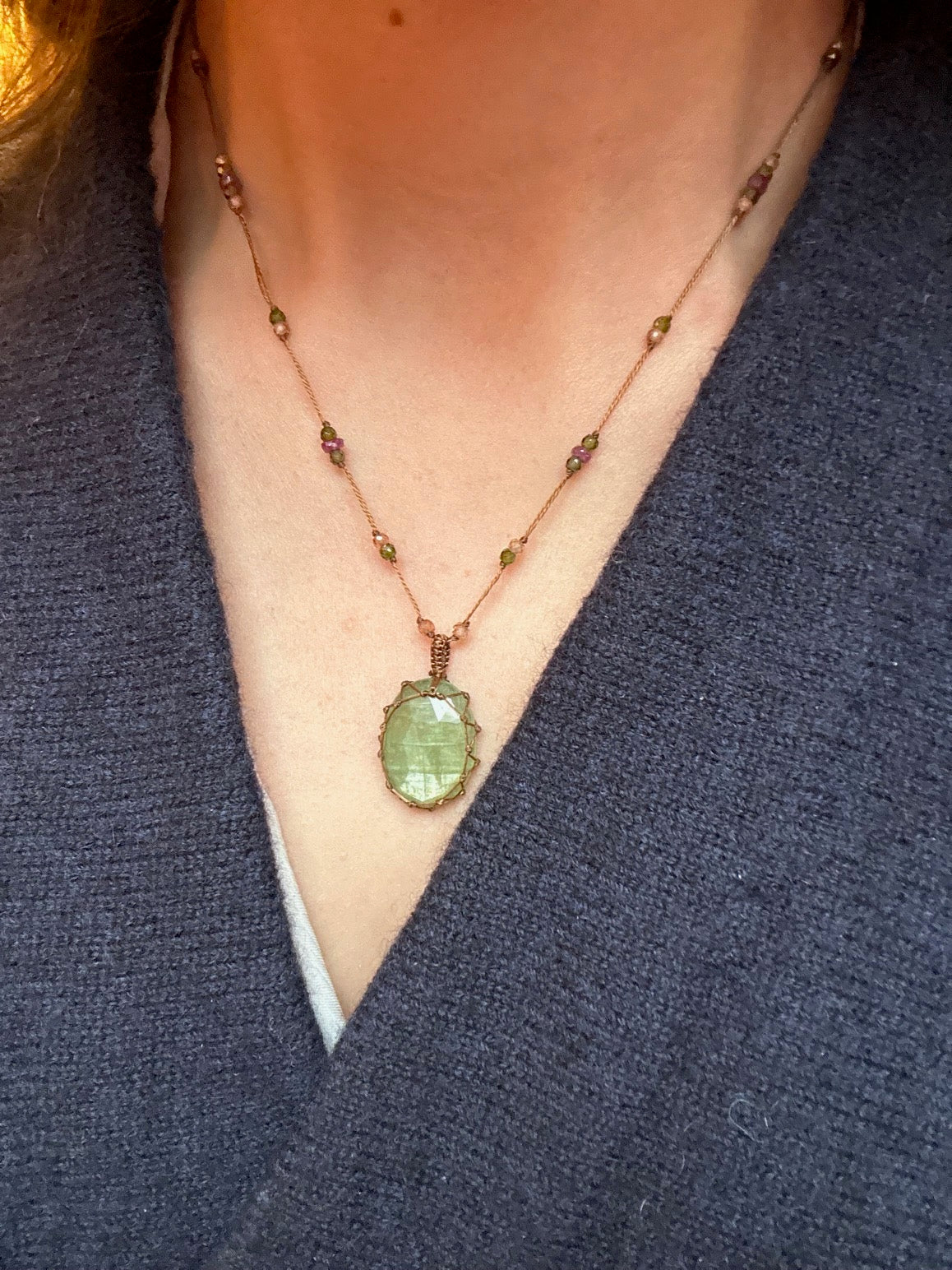 Collier Court Tibétain Kyanite Verte (Rare) - Sharing