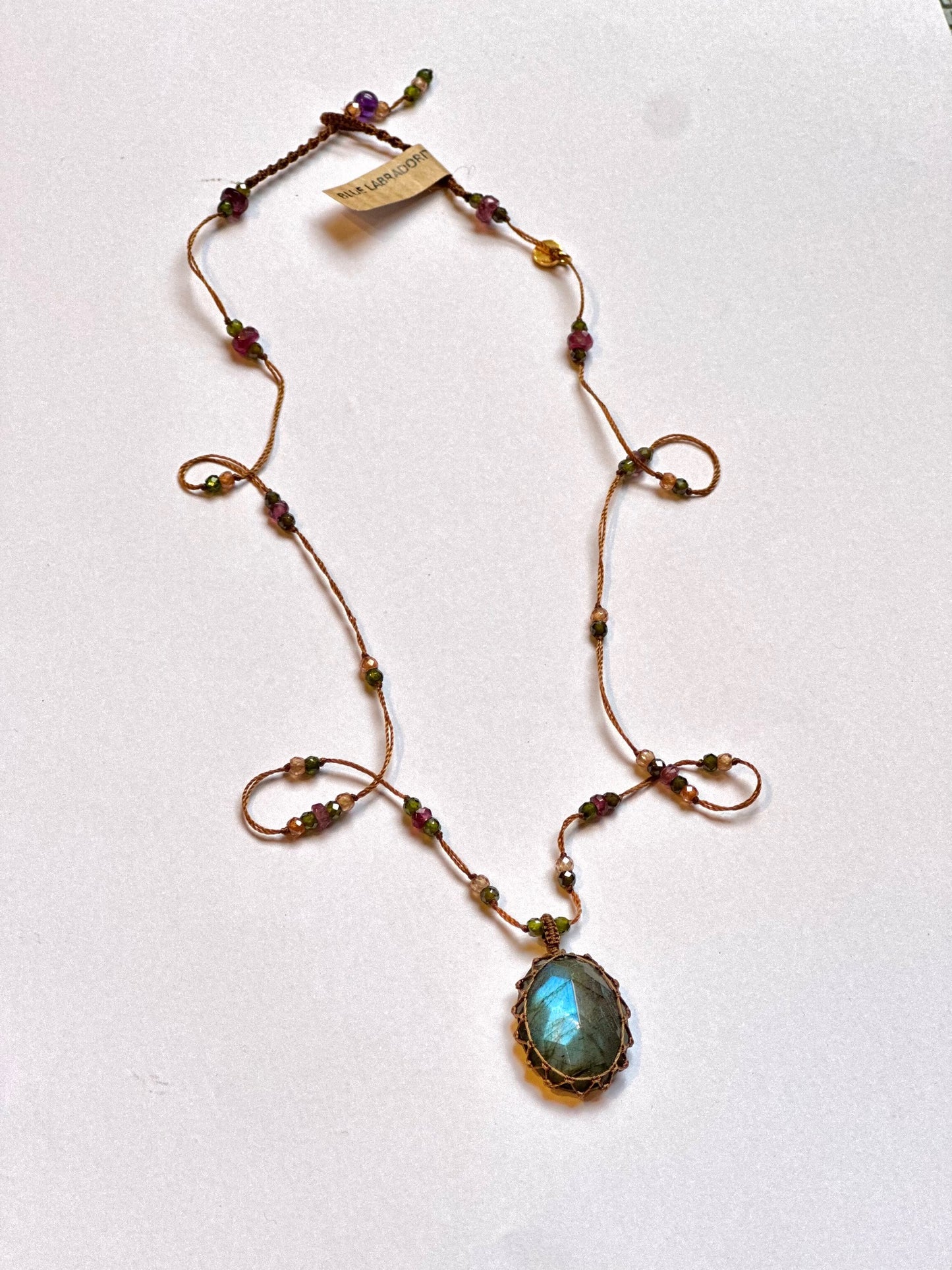 Collier Court Tibétain Labradorite Blue Fire - Sharing