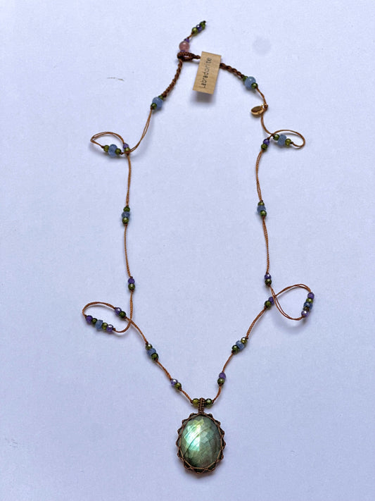 Collier Court Tibétain Labradorite Green Fire Fil Brun - Sharing
