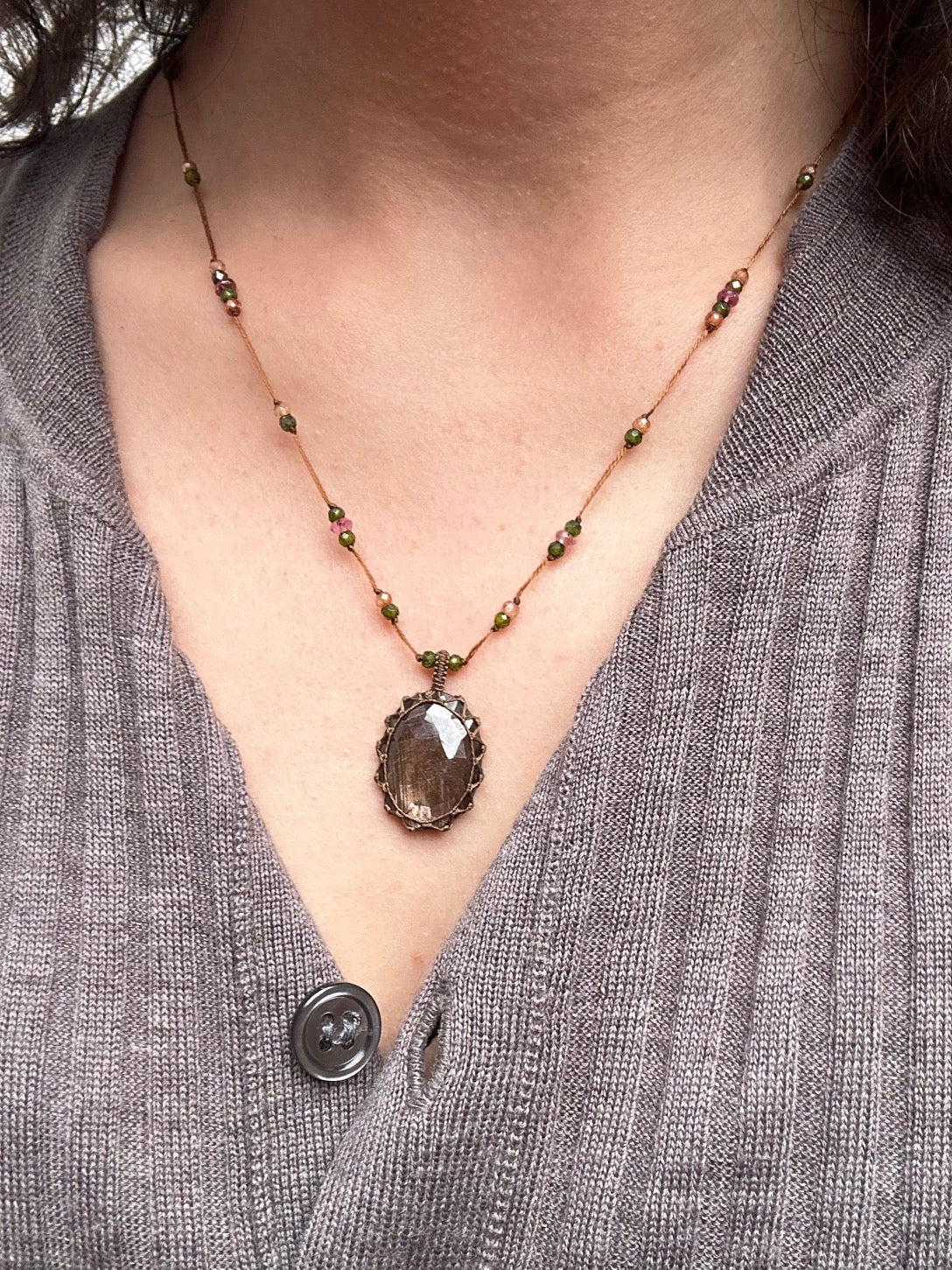 Collier Court Tibétain Corundum Foncé Fil Brun - Sharing