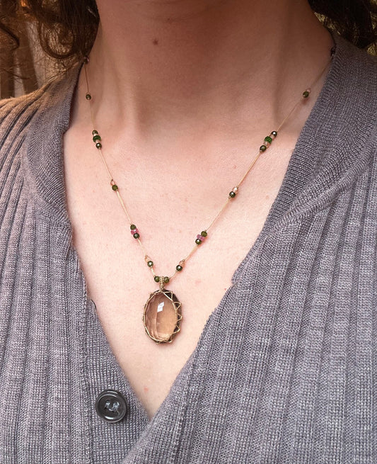 Collier Court Tibétain Quartz Fumé Fil Doré - Sharing