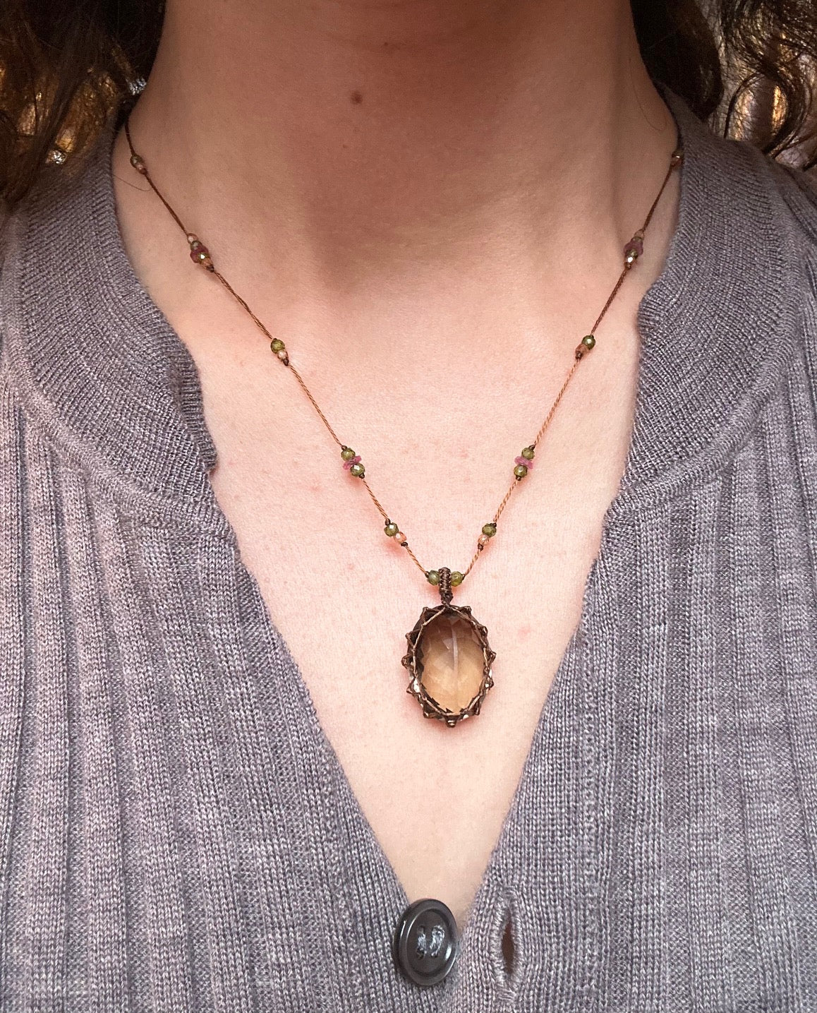 Collier Court Tibétain Quartz Fumé Fil Brun - Sharing