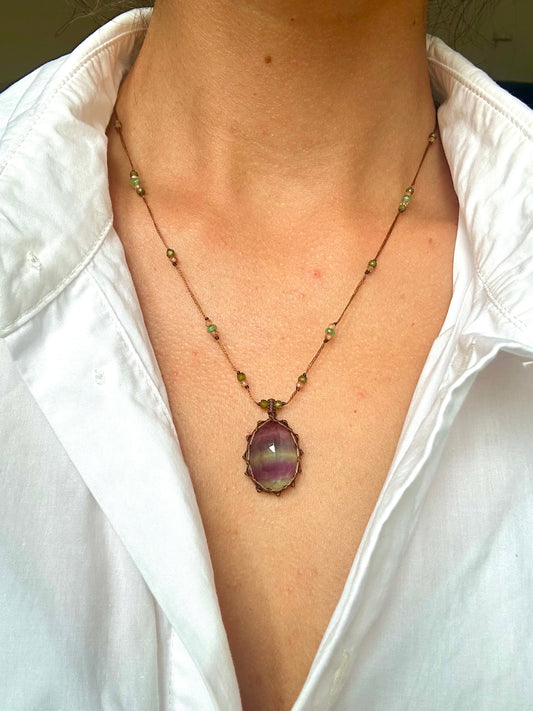 Collier Court Tibétain Fluorite Rainbow (Rare) - Sharing