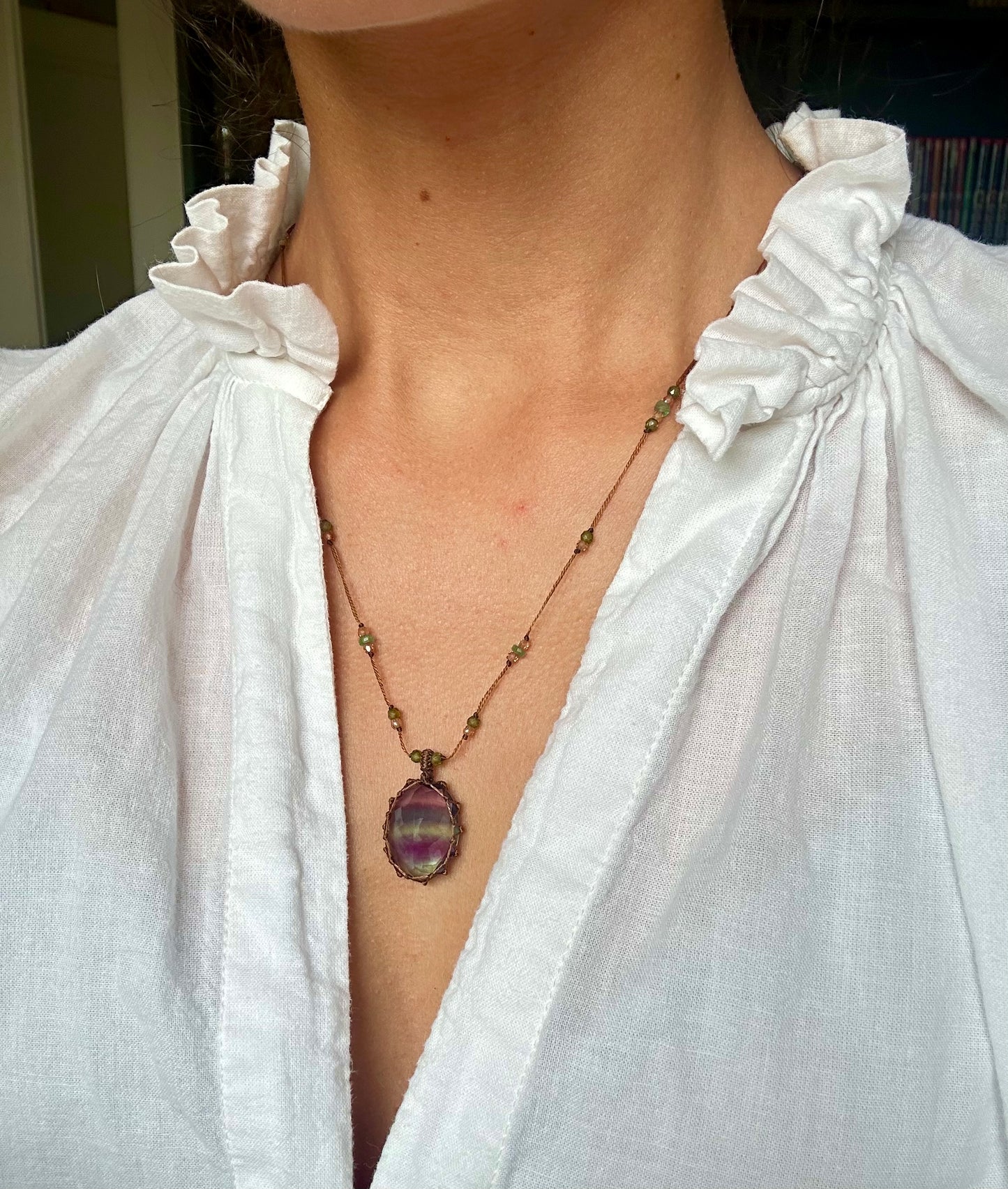 Collier Court Tibétain Fluorite Rainbow (Rare) - Sharing