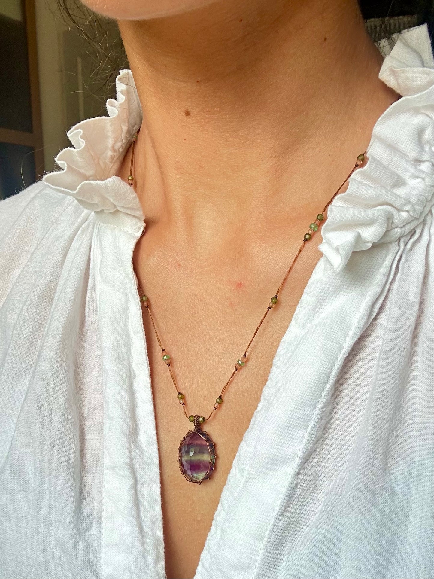 Collier Court Tibétain Fluorite Rainbow (Rare) - Sharing