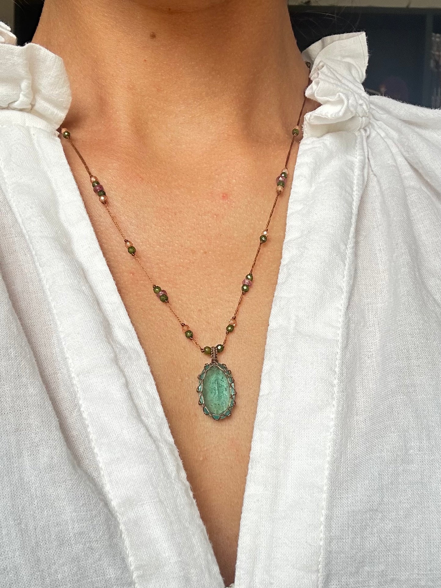 Collier Court Tibétain Ancient Roman Glass - Sharing