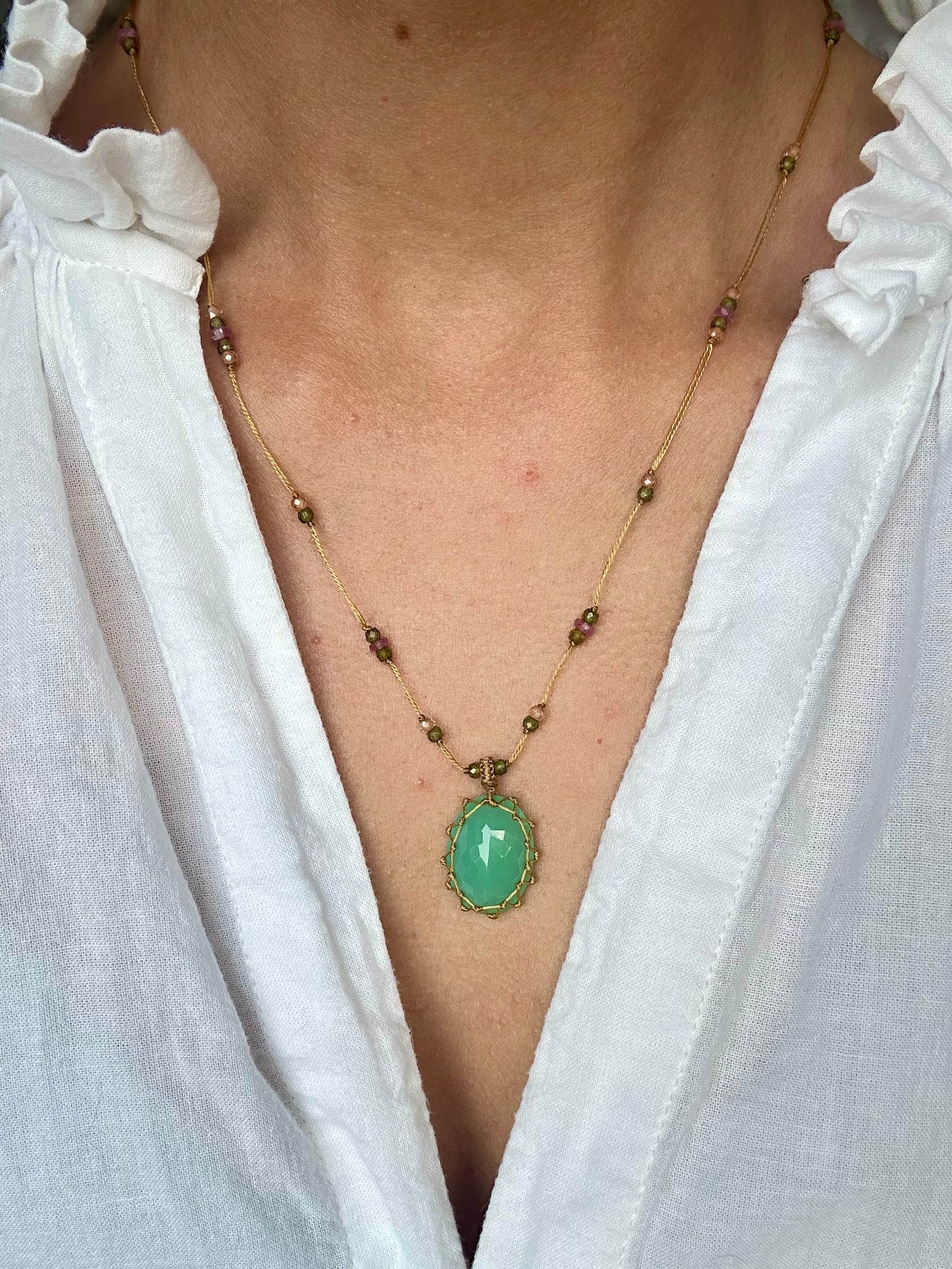 Collier Court Tibétain Chrysoprase 2 - Sharing