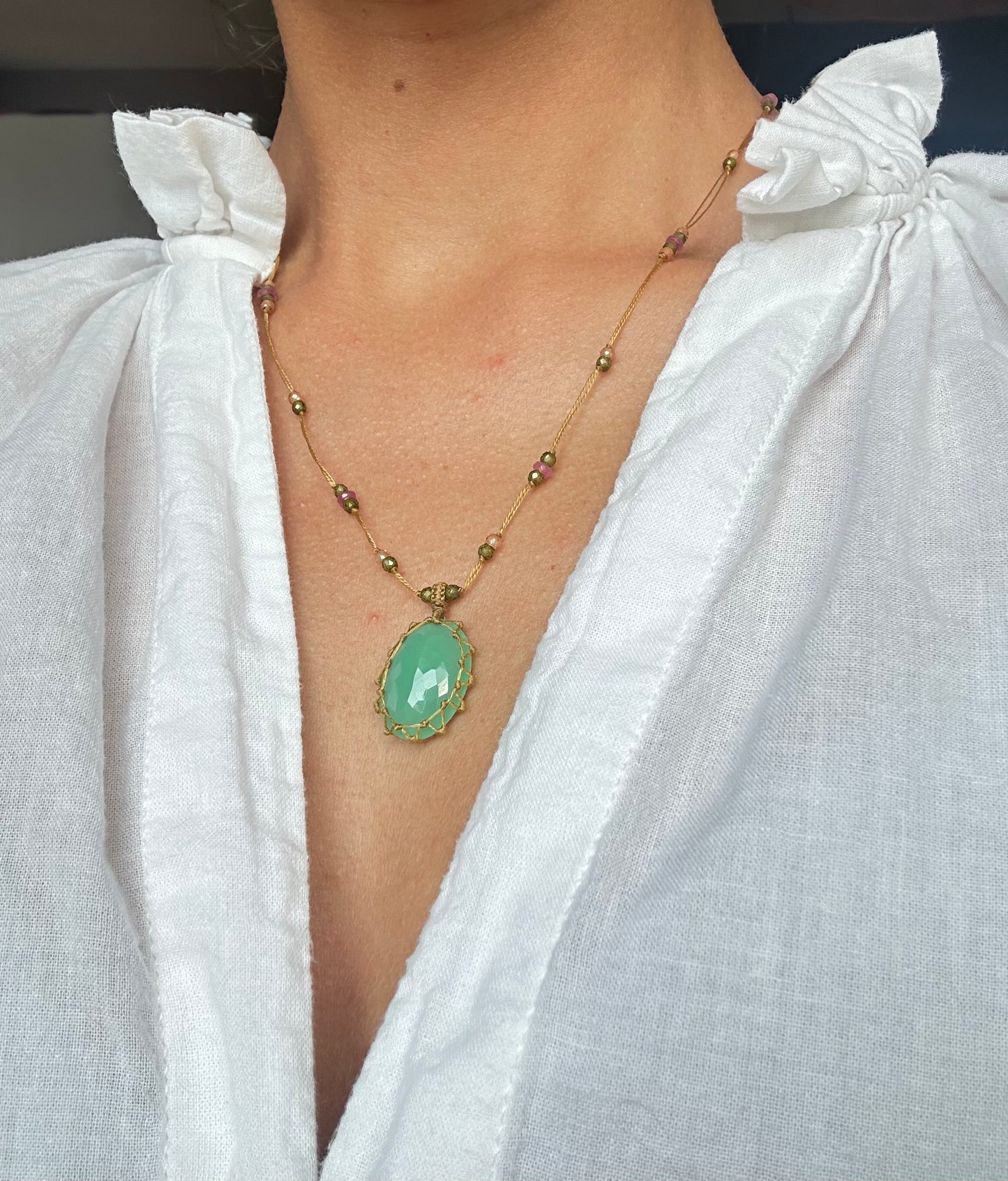 Collier Court Tibétain Chrysoprase 2 - Sharing