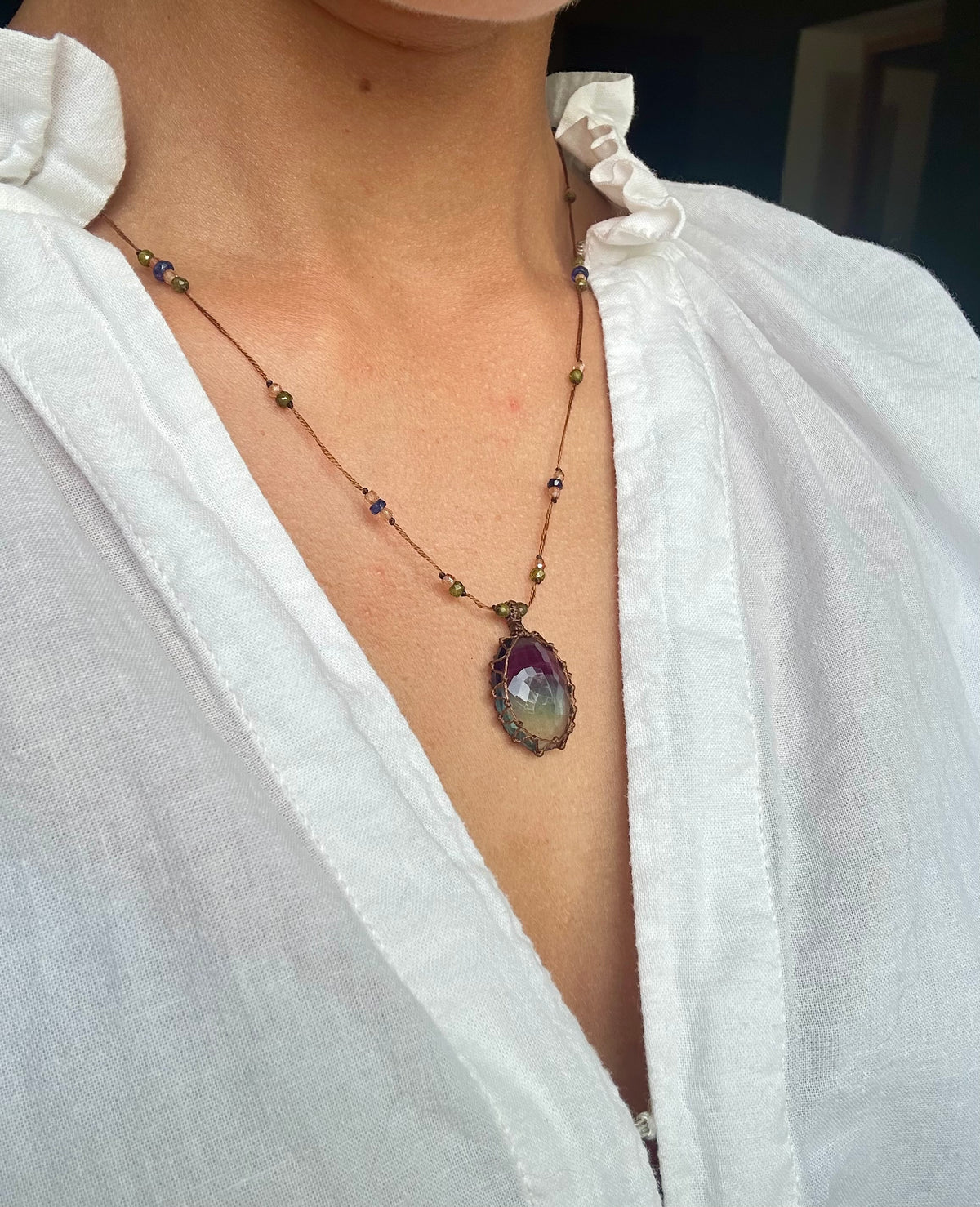 Collier Court Tibétain Fluorite Rainbow (Rare) - Sharing