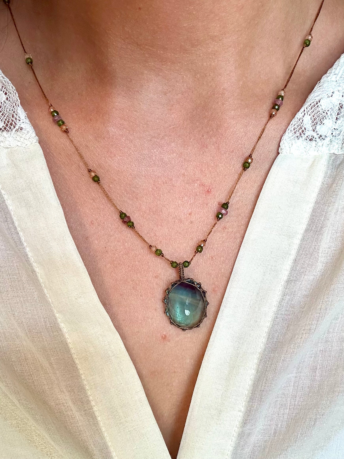Collier Court Tibétain Fluorite Bleue Fil Brun (Rare) - Sharing