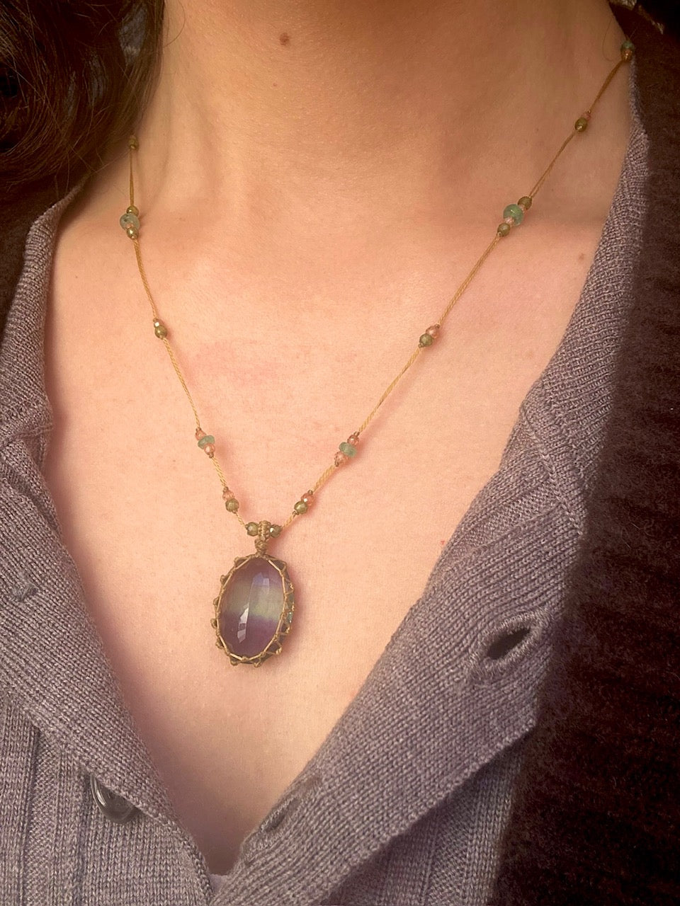 Collier Court Tibétain Fluorite Rainbow 3 (Rare) - Sharing