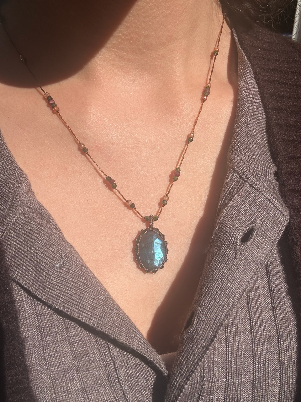 Collier Court Tibétain Labradorite Blue Fire - Sharing