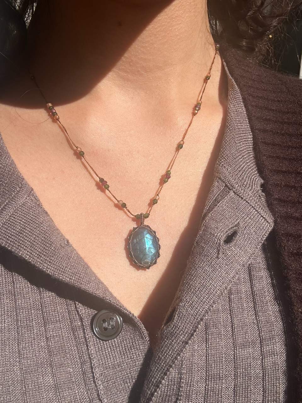 Collier Court Tibétain Labradorite Blue Fire - Sharing